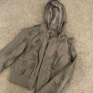 Women’s beige jacket